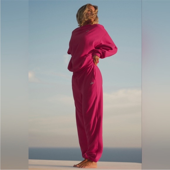 ALO Yoga Pants - NWT Alo‎ Yoga RARE Accolade Sweatpant Pink Summer Crush SZ Small LIMITED…